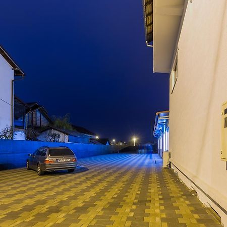 Hotel Raxand Residence Mioveni エクステリア 写真