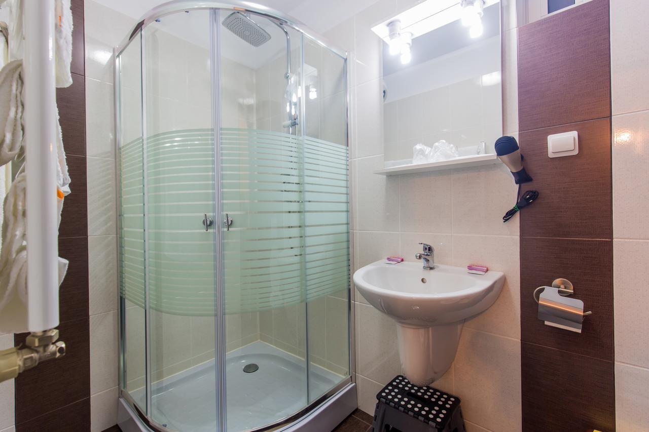 Hotel Raxand Residence Mioveni エクステリア 写真