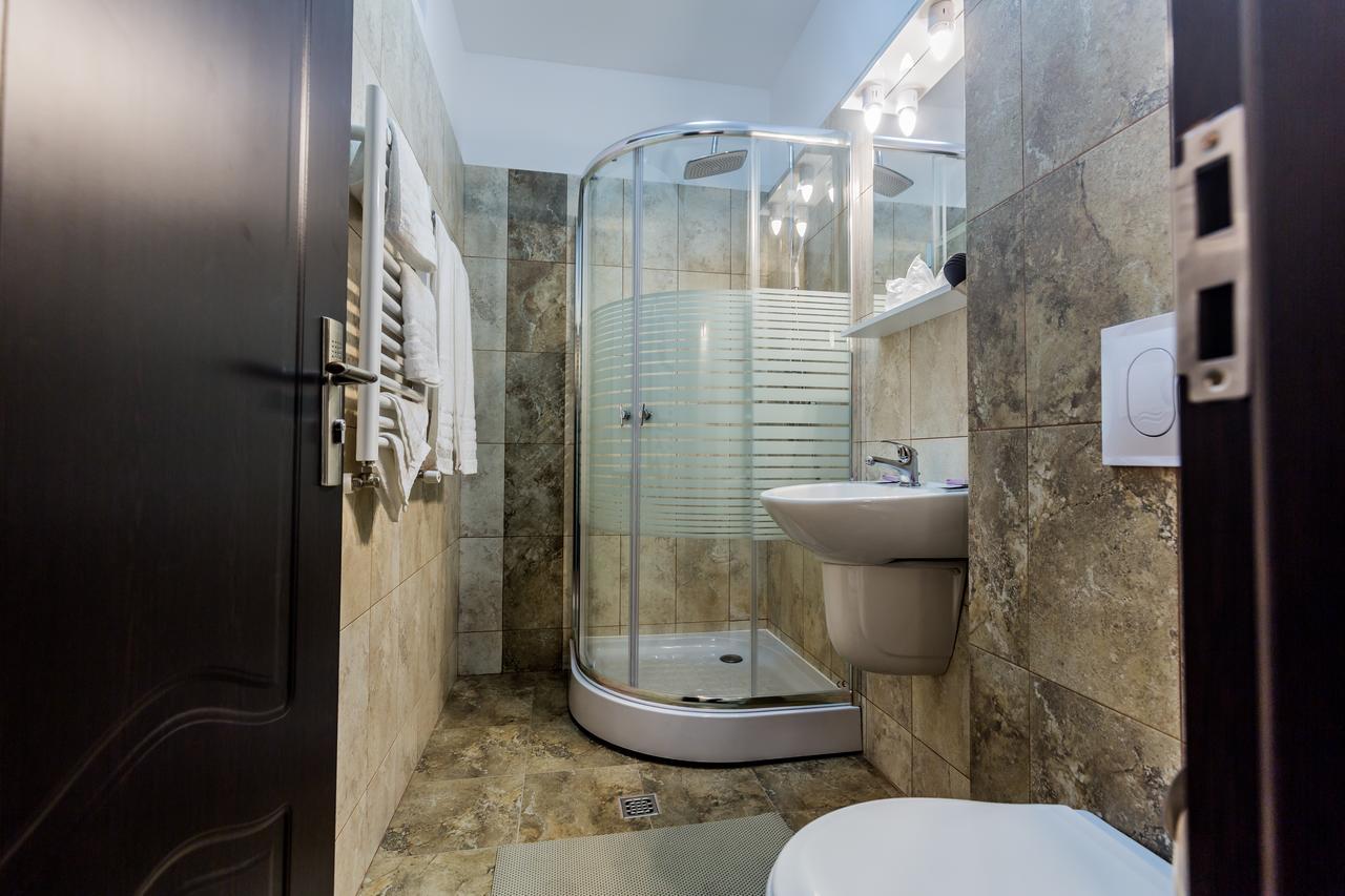 Hotel Raxand Residence Mioveni エクステリア 写真