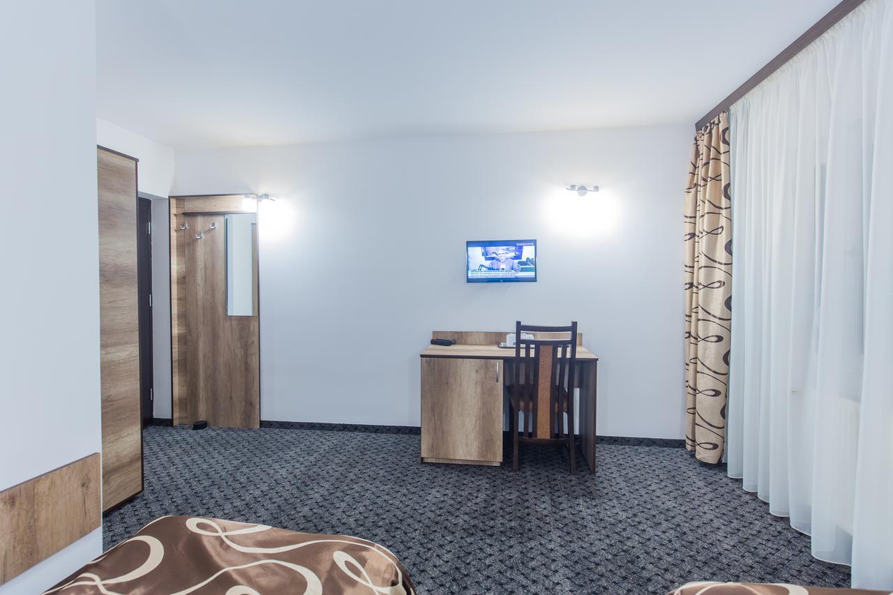 Hotel Raxand Residence Mioveni エクステリア 写真