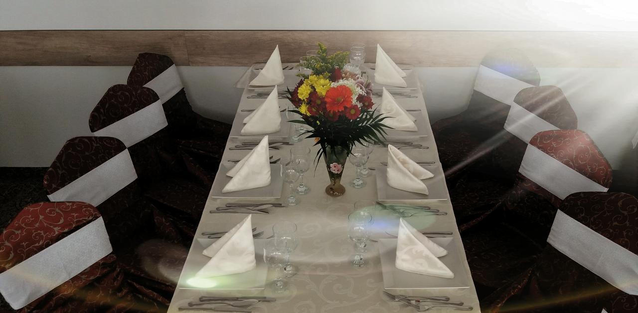Hotel Raxand Residence Mioveni エクステリア 写真